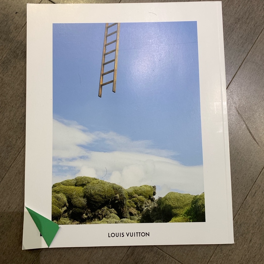 Louis Vuitton The Book Magazine #12 - Picture 2 of 9